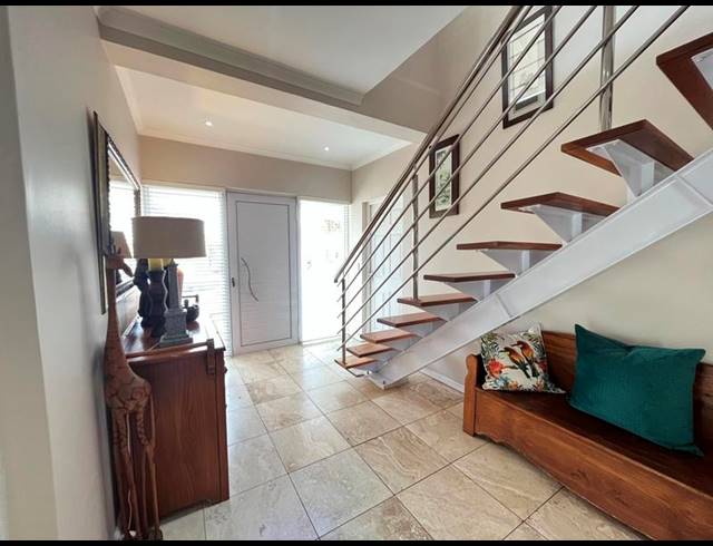 3 BEDROOM HOUSE FOR SALE IN PORT OWEN